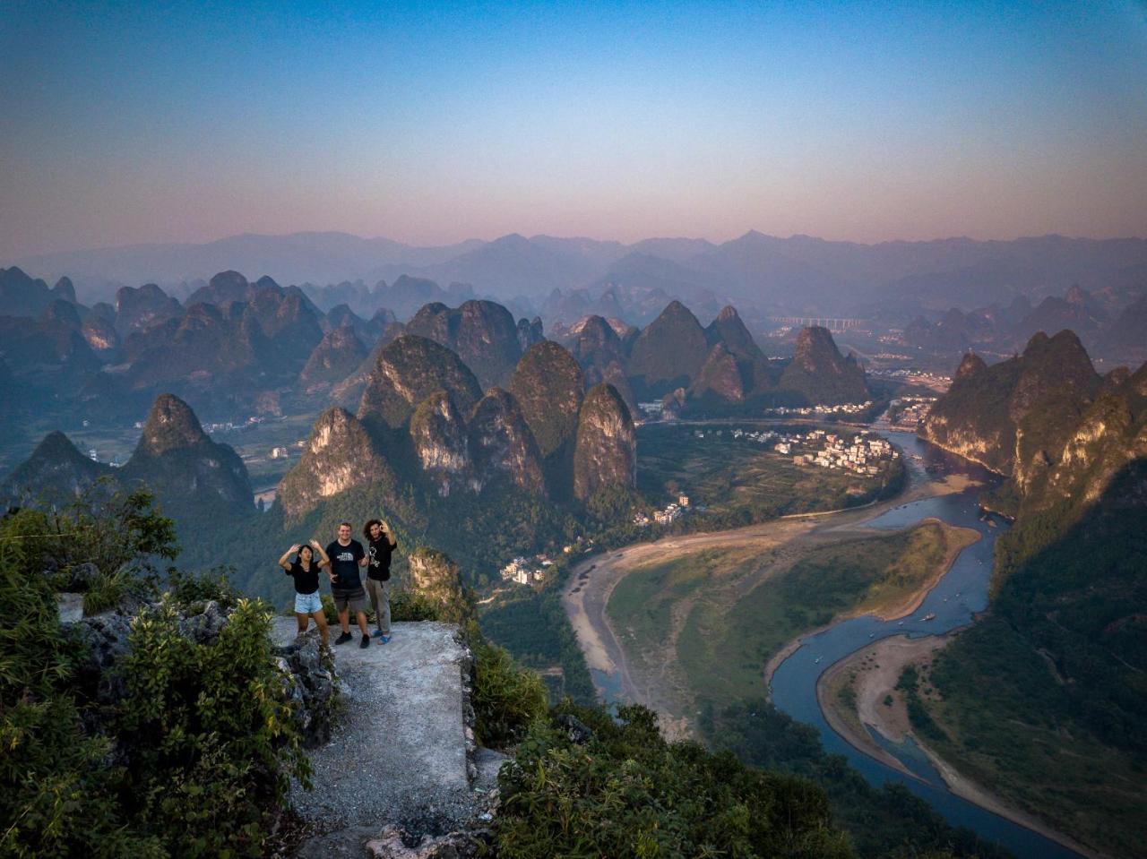 Mountain Stream Hostel Yangshuo Exterior foto